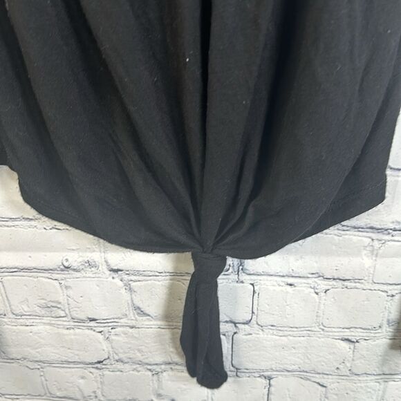 🖤 LA Hearts Black Top - Front Tie, Off-the-Shoulder Option - Size XS - Picture 4 of 4